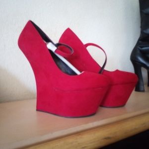 NEW RED VELVET PUMPS